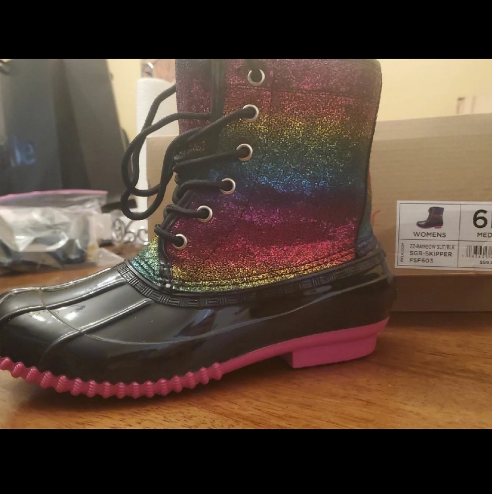 Duck Boots - Picture 4 of 4